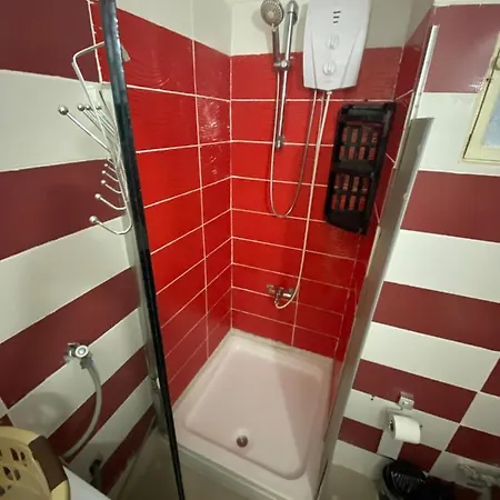 Location And Comfortable House Homestay